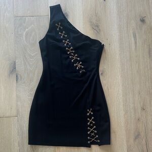 Elegant Black One-Shoulder Dress with Gold Accents